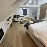 Lilas House Aparthotel